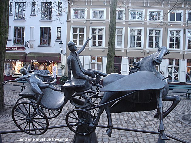 Horse and carriage on a cold Bruges day