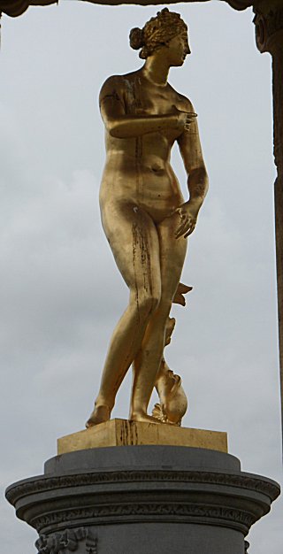The Gold venus in the Rotunda at Stowe House Gardens