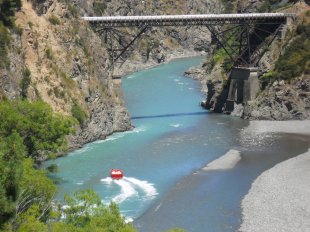 Jet boat at Hells Gate
