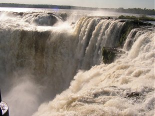 The main Iguacu falls Argentina
