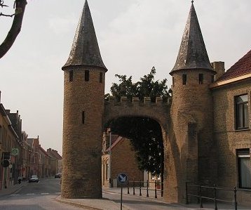 The town gate at Lo