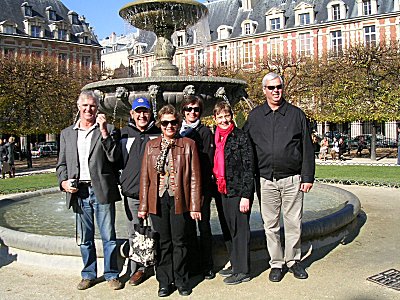 5 Kiwis and a Pom at Place Vosges 5 Kiwis and a Pom at Place Vosges